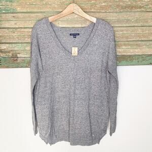 American Eagle V-neck Sweater Gray Size Medium NEW